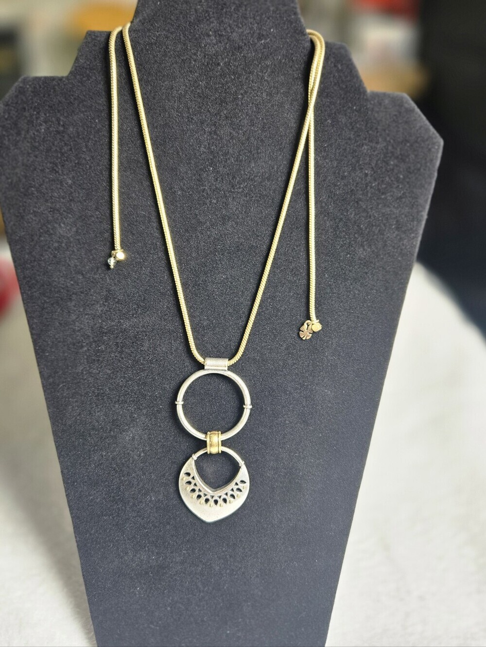 LUCKY  Adj Two Tone Chain Pendant Necklace w/ Drop Silver Accents MUST SEE GUC - Picture 12 of 13